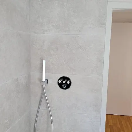 - Og Schone 58m² 2-zimmer City In 아파트